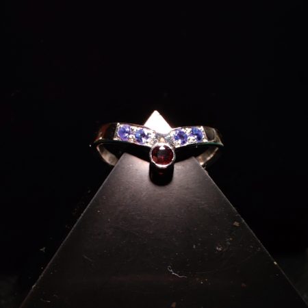 Garnet/ tanzanite ring